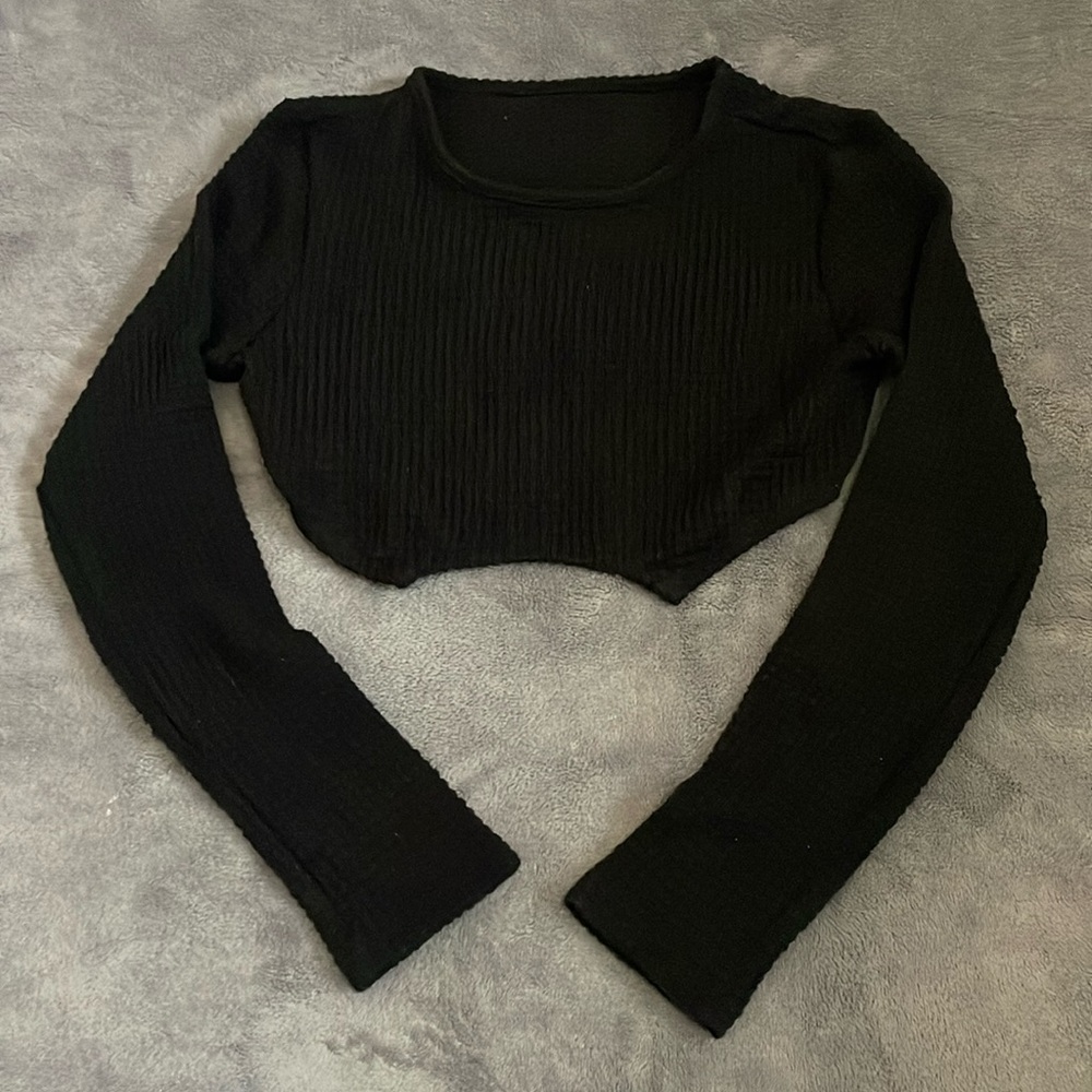 Black high back crochet long sleeve crop top
